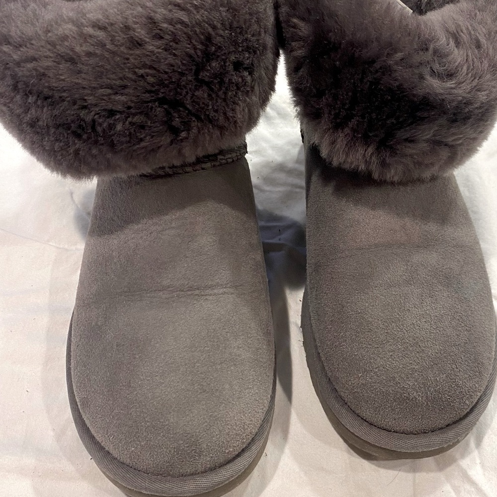 Soft grey UGG’s